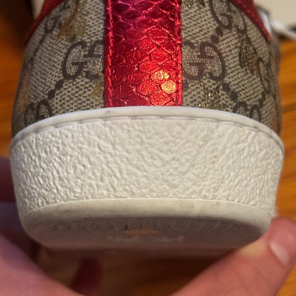 Gucci Supreme Sneakers with Bees - Picture 2 of 16